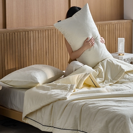 91家纺网 家纺一手货源 找家纺 莱宁被业2025新款a类全棉色织浮雕提花夏被四件套 科林斯-象牙白