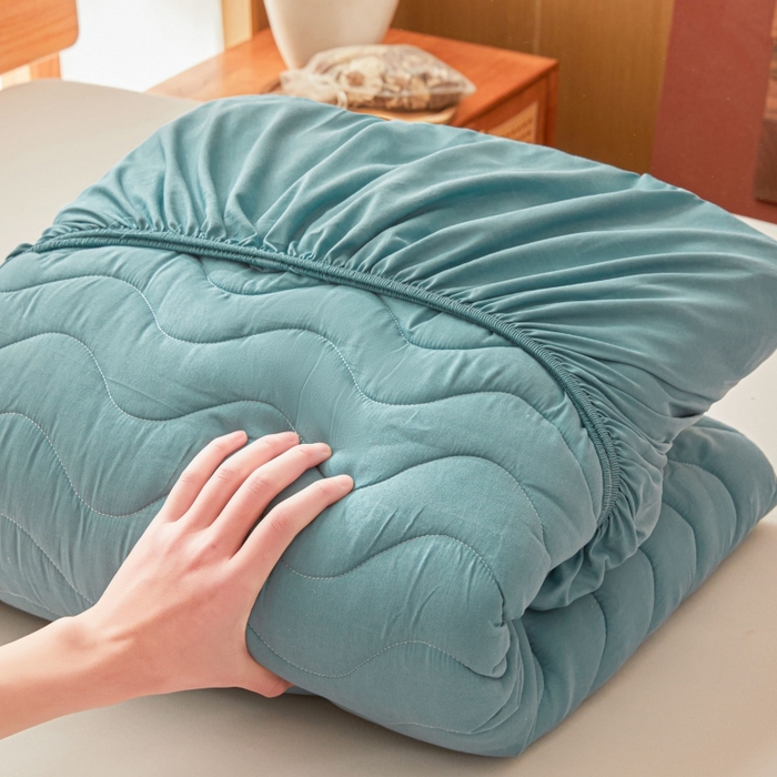 91家纺网 家纺一手货源 找家纺 初心家纺 2025新款原棉防水夹棉窗帘床护罩单件席梦思保护套防水床罩 蓝