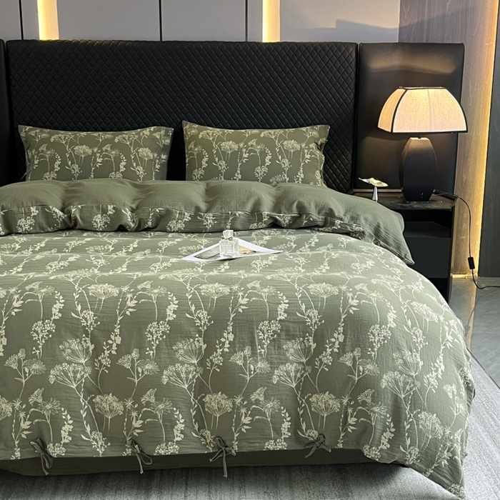 91家纺网 家纺一手货源 找家纺 鲁爱家纺供货 2025新款全棉色织双层纱系带款四件套 云影-绿