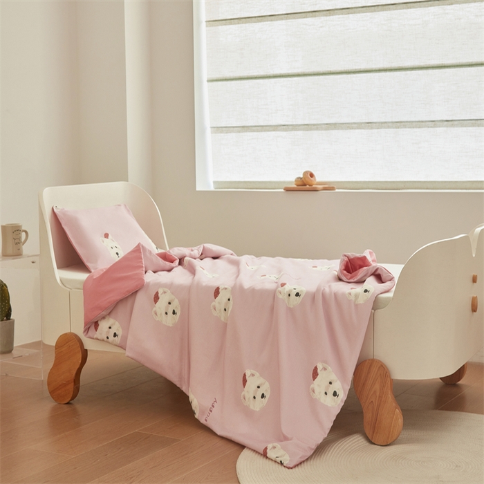 91家纺网 家纺一手货源 找家纺 艾佳宝贝 2025A类儿童全棉多功能单被套可拆式夏被四季被子 乖萌小狗