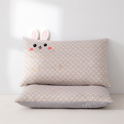 91家纺网 家纺一手货源 找家纺 2025新款凉豆豆立体儿童荞麦枕 兔子荞麦枕-浅咖