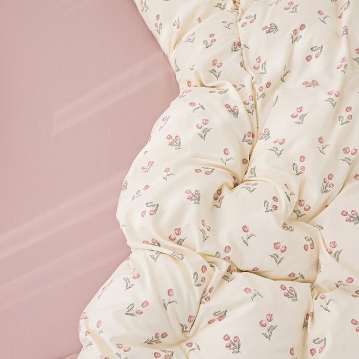 91家纺网 家纺一手货源 找家纺 蕾诺家纺 2025新款直播新款A类有氧提花云纱棉圆角吊边工艺四件套学生三件套 少女花季