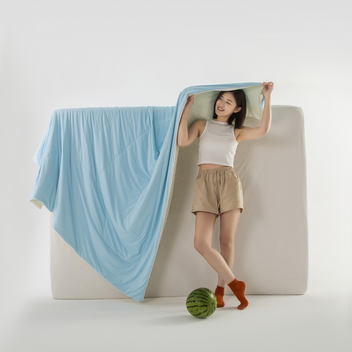 91家纺网 家纺一手货源 找家纺 锦禾穗 2025新款高克重双面锦氨凉感冰菓裸感被 天空蓝