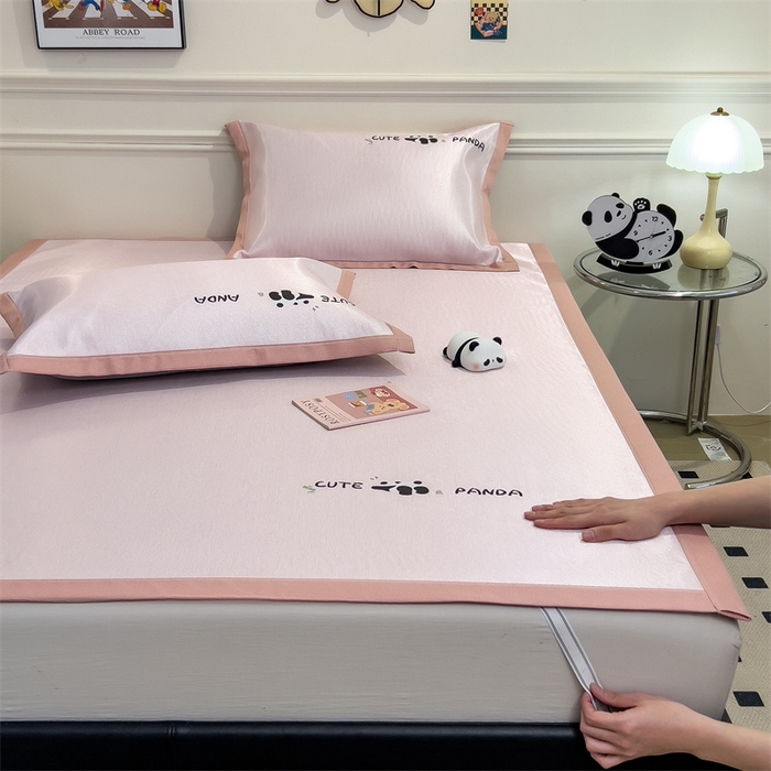 91家纺网 家纺一手货源 找家纺 （总）星座家纺 2025新款600D熊猫烫画冰丝凉席三件套