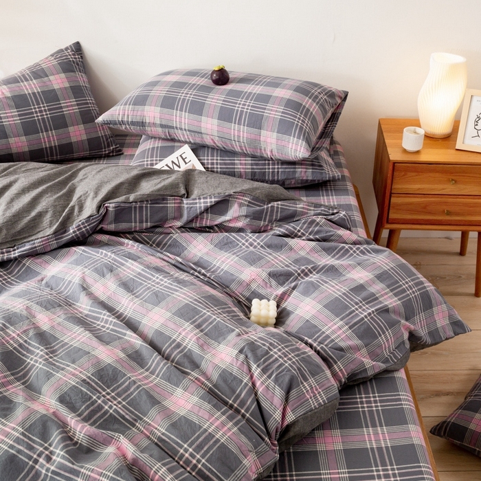 91家纺网 家纺一手货源 找家纺 2025新款A类色织水洗棉单被套 灰粉格