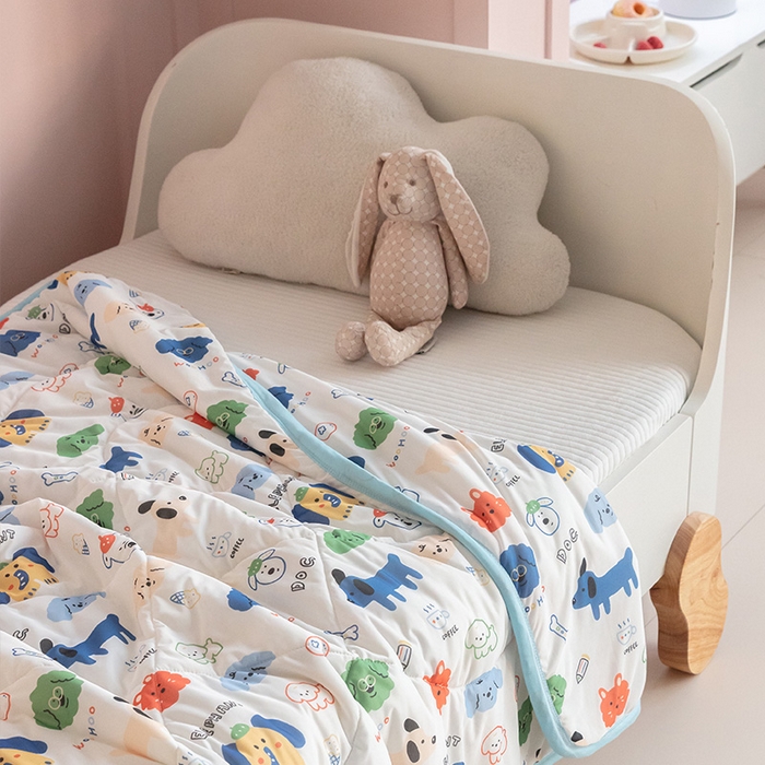 91家纺网 家纺一手货源 找家纺 艾佳宝贝 2025春夏新款A类凉感丝儿童糖果抗菌夏被 汪汪星球