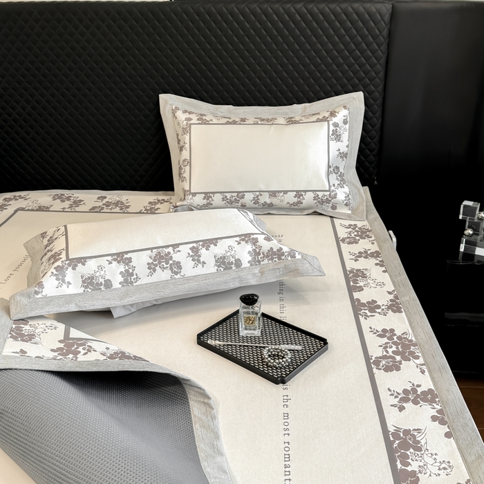 91家纺网 家纺一手货源 找家纺 本希2025春夏新款可水洗冰丝席花漾数码印花法式系列 曼秋-灰平席