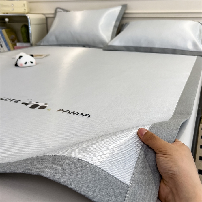 91家纺网 家纺一手货源 找家纺 星座家纺 2025新款600D熊猫烫画冰丝凉席三件套 清凉浅灰
