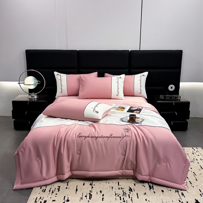 91家纺网 家纺一手货源 找家纺 卡罗兰 2025新款水洗真丝夏凉被空调被拼接款手工包边浪漫花语系列 浪漫花语-樱花粉