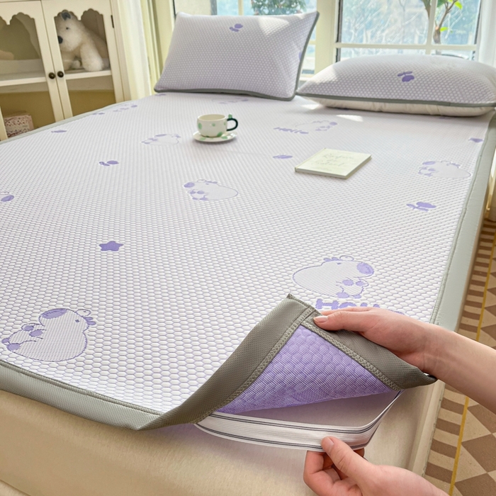 91家纺网 家纺一手货源 找家纺 卡伦2025新款冰丝豆豆凉席床席系列 卡皮巴拉-紫