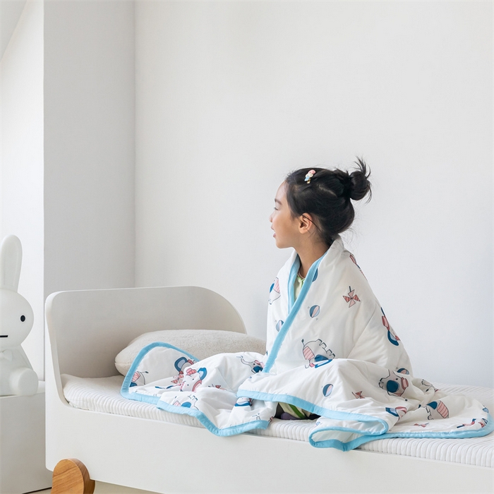 91家纺网 家纺一手货源 找家纺 艾佳宝贝 2025春夏新款A类凉感丝儿童糖果抗菌夏被 大象哼哼