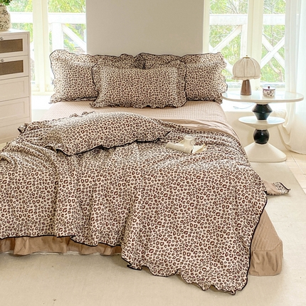 仟网汇 2025新款赫本针织双层纱夏被夏凉被空调被床盖四件套单夏被单床盖单品 奶咖豹纹