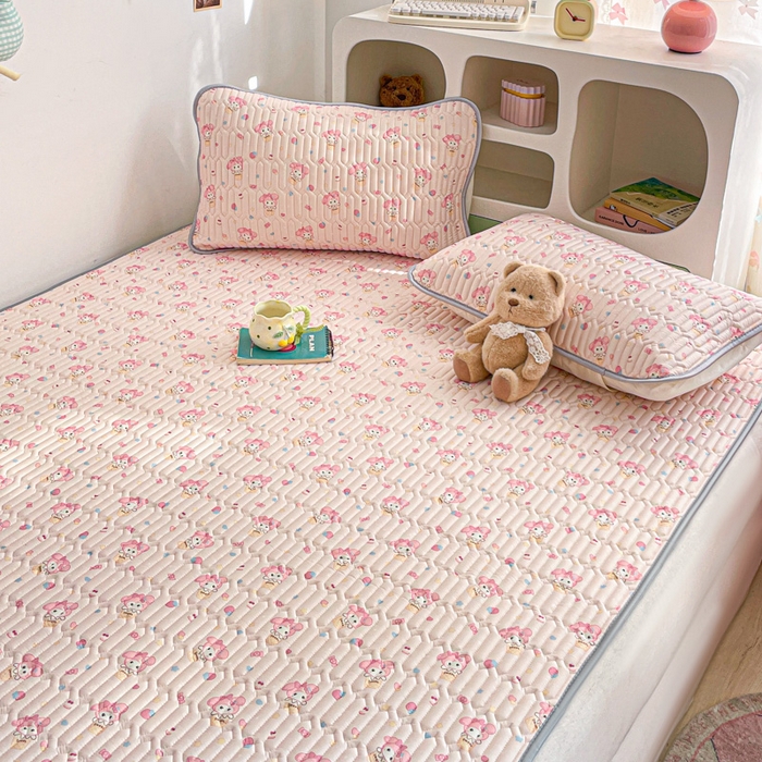 91家纺网 家纺一手货源 找家纺 贝扬思家纺 2025新款亲肤舒适可爱乳胶凉席席子系列 猫咪豆豆