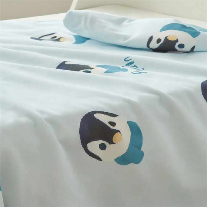 91家纺网 家纺一手货源 找家纺 艾佳宝贝 2025A类儿童全棉多功能单被套可拆式夏被四季被子 乖萌小企鹅