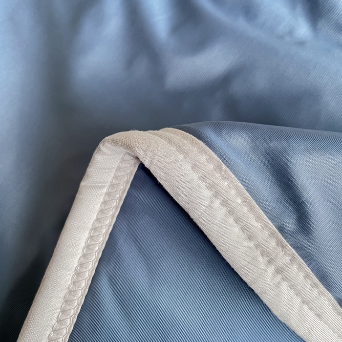 91家纺网 家纺一手货源 找家纺 2025新款加厚乳胶床笠款经典纯色夏被套件 方格-宝蓝