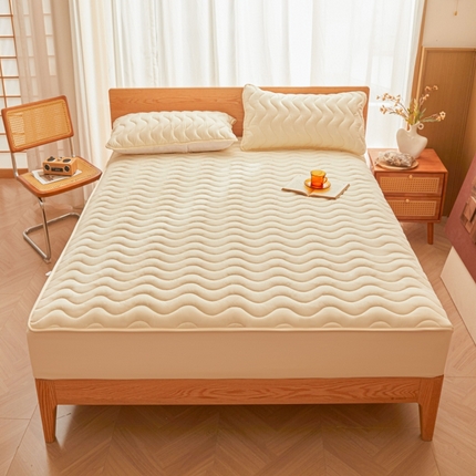 91家纺网 家纺一手货源 找家纺 初心家纺 2025新款原棉防水夹棉窗帘床护罩单件席梦思保护套防水床罩 米白