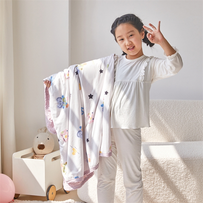 91家纺网 家纺一手货源 找家纺 艾佳宝贝 2025新款A类针织豆豆儿童多功能宿舍午睡安抚盖毯 长鼻子大象-盖毯