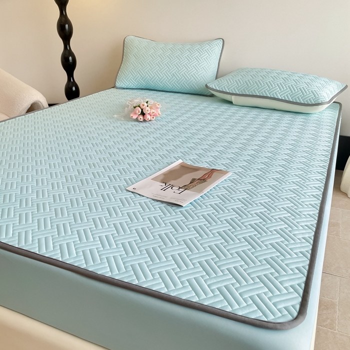 91家纺网 家纺一手货源 找家纺 2025新款加厚乳胶床笠款经典纯色夏被套件 饼干花-湖蓝