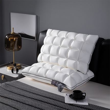 91家纺网 家纺一手货源 找家纺 麦肯锡 2025新款蚕丝面包类羽丝绒枕枕头枕芯（蚕丝卖点 慢回弹） 白色 48x74cm/只