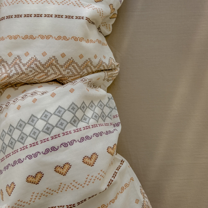 91家纺网 家纺一手货源 找家纺 塔塔家居  2025新款全棉纯棉双层纱床单床笠单品 春和日丽