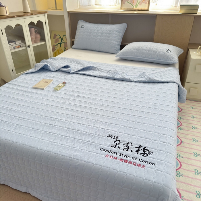 91家纺网 家纺一手货源 找家纺 云雀 2025新款A类加棉刺绣棉花床笠+盖毯 棉花盖毯-浅蓝