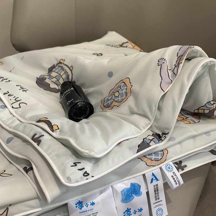 91家纺网 家纺一手货源 找家纺 奈萝家纺 2025新款A类凉感丝小凉皮夏被可机洗夏被新品空调被 小企鹅