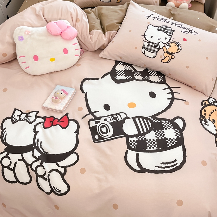 91家纺网 家纺一手货源 找家纺 暮思家居 2025新款正版授权三丽鸥大阪全棉数码印花纯棉四件套系列-第三批(专版花型) 大版-时尚KT