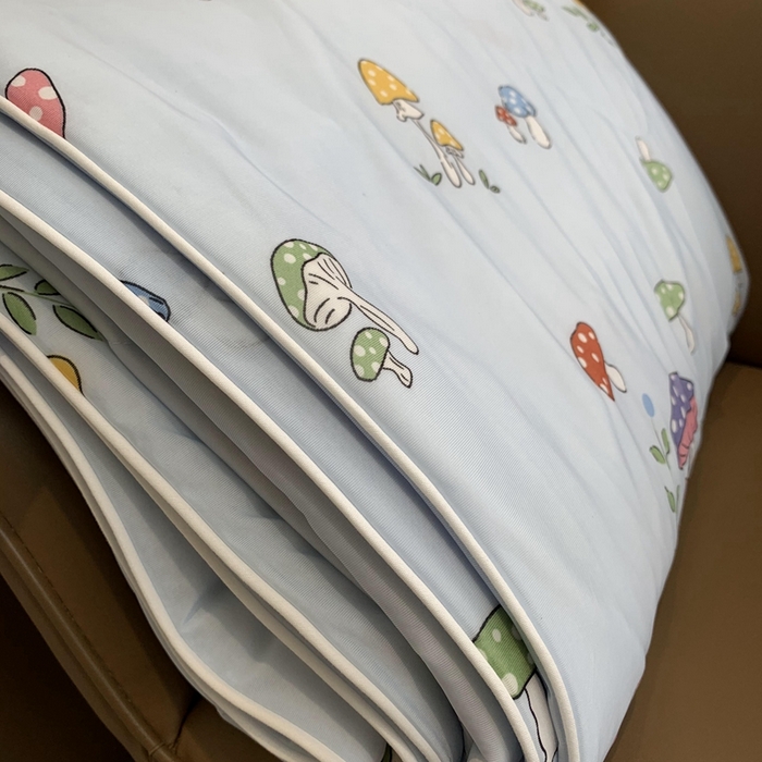 91家纺网 家纺一手货源 找家纺 奈萝家纺 2025新款A类凉感丝小凉皮夏被可机洗夏被新品空调被 小蘑菇