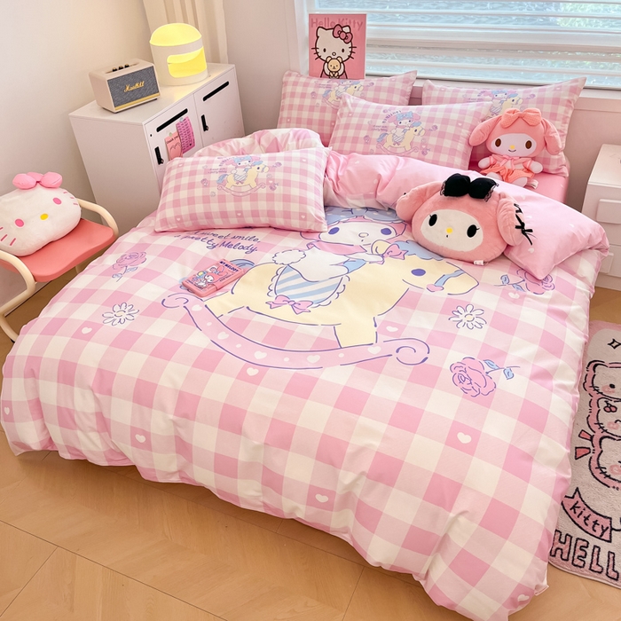 91家纺网 家纺一手货源 找家纺 暮思家居 2025新款正版授权三丽鸥大阪全棉数码印花纯棉四件套系列-第三批(专版花型) 大版-格子美乐蒂