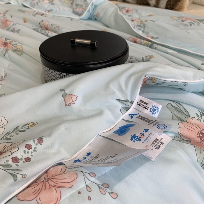 91家纺网 家纺一手货源 找家纺 奈萝家纺 2025新款A类凉感丝小凉皮夏被可机洗夏被新品空调被 夏花蓝