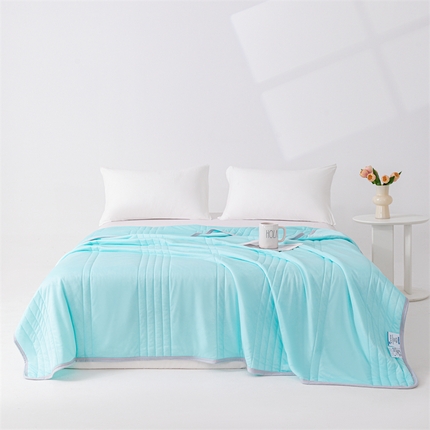 91家纺网 家纺一手货源 找家纺 梵心家纺2025新款简约冰激凌凉感丝夏被夏凉被空调被 湖绿