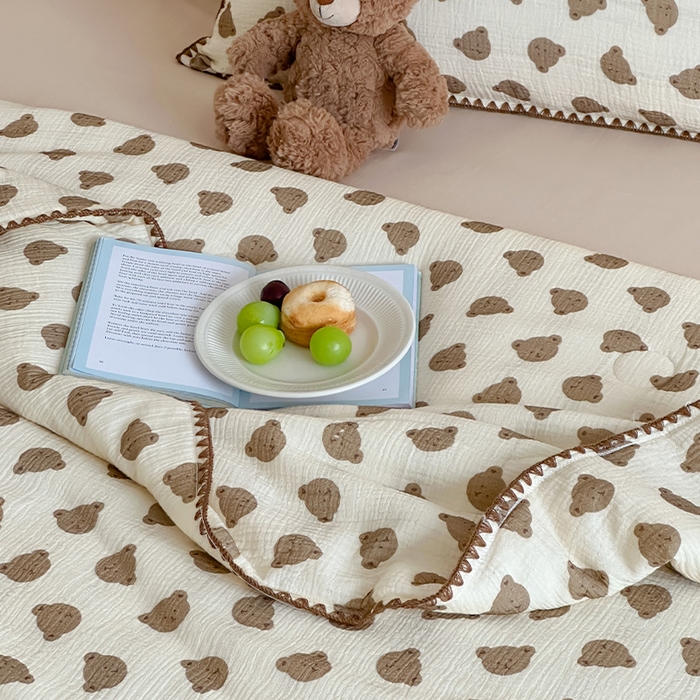 91家纺网 家纺一手货源 找家纺 三朵家纺 2025春夏新款全棉纯棉双层绉绉纱三角针夏被夏凉被空调被 幸运熊仔