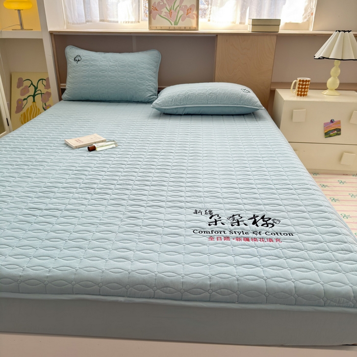 91家纺网 家纺一手货源 找家纺 云雀 2025新款A类加棉刺绣棉花床笠+盖毯 棉花床笠-雾霾蓝