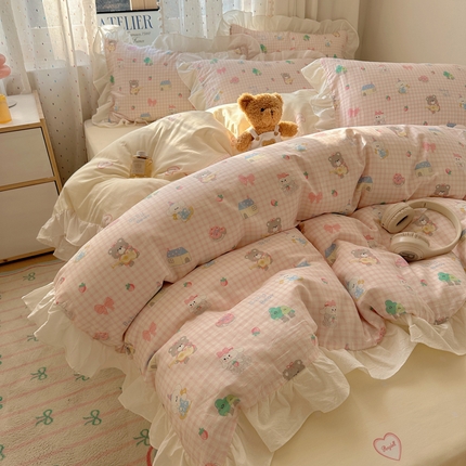 91家纺网 家纺一手货源 找家纺 （总）六巷胡同 2025新款韩式INS卡通减龄花边款全棉四件套（第三系）