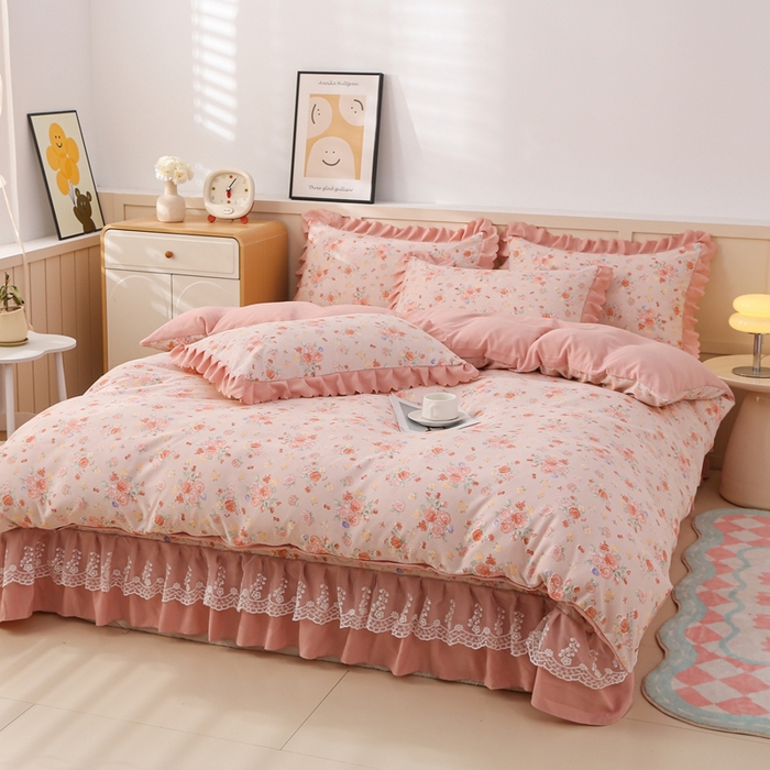 91家纺网 家纺一手货源 找家纺 铠畅  2025新款法式花边云朵棉床盖款夏被四件套 繁花