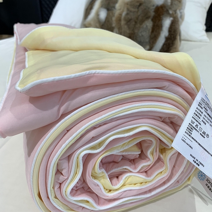 91家纺网 家纺一手货源 找家纺 奈萝家纺 2025新款A类凉感丝小凉皮夏被可机洗夏被新品空调被 蜜桃菠萝