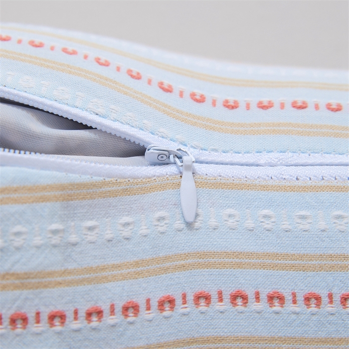 91家纺网 家纺一手货源 找家纺 大熊枕芯2025新款3d条纹荞麦枕 元宝荞麦枕-灰45*15cm