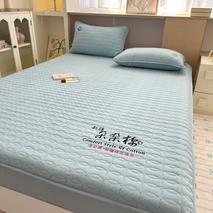 91家纺网 家纺一手货源 找家纺 云雀 2025新款A类加棉刺绣棉花床笠+盖毯 棉花床笠-雾霾蓝