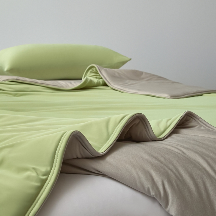 91家纺网 家纺一手货源 找家纺 欧邦 2025春夏新款Pro+深睡双面用锦纶夏被空调被 松柏绿