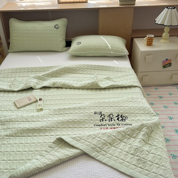 91家纺网 家纺一手货源 找家纺 云雀 2025新款A类加棉刺绣棉花床笠+盖毯 棉花盖毯-豆绿