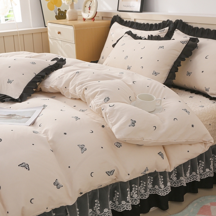 91家纺网 家纺一手货源 找家纺 铠畅  2025新款法式花边云朵棉床盖款夏被四件套 蝶梦