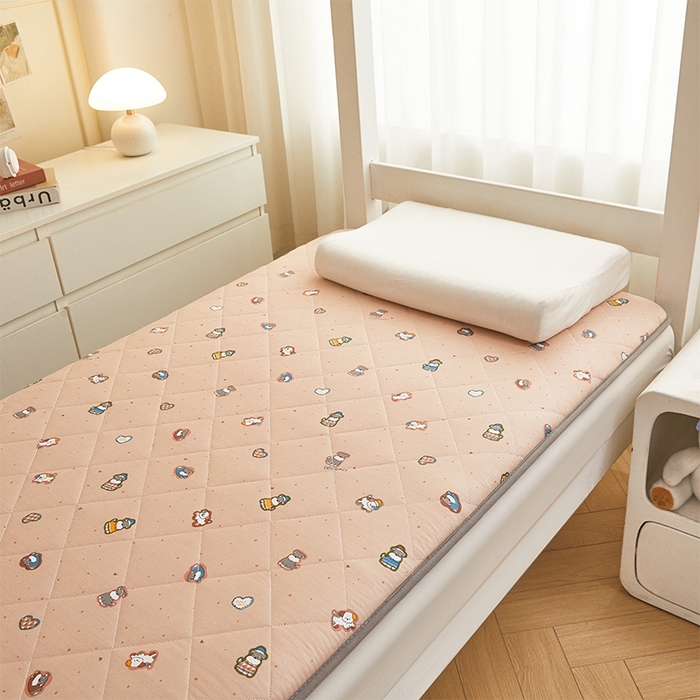 91家纺网 家纺一手货源 找家纺 丽诺床垫 2025新款全棉抗菌三明治学生床垫 芝麻街