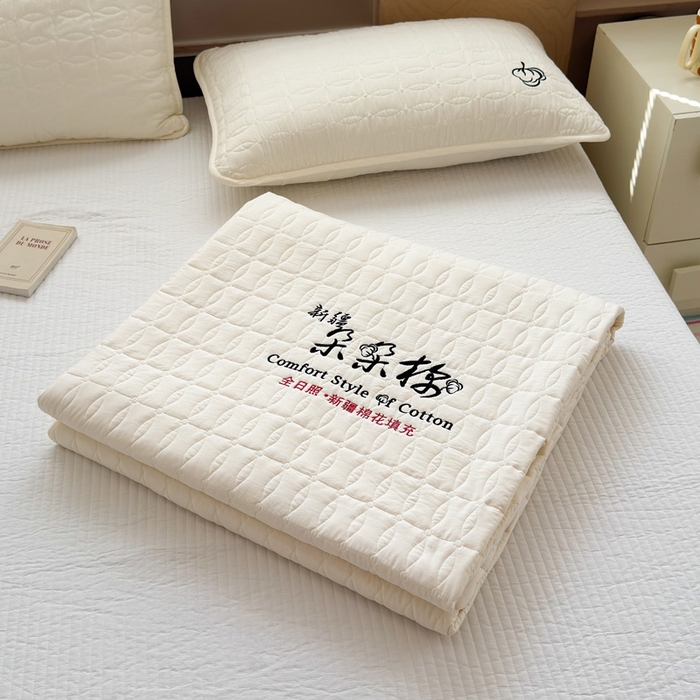 91家纺网 家纺一手货源 找家纺 云雀 2025新款A类加棉刺绣棉花床笠+盖毯 棉花盖毯-米白