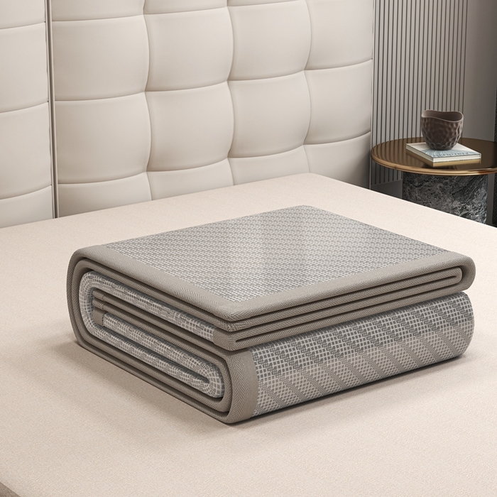 91家纺网 家纺一手货源 找家纺 欧邦 2025春夏新款水某星同款斜纹提花冰丝席三件套 凉席款-气质灰