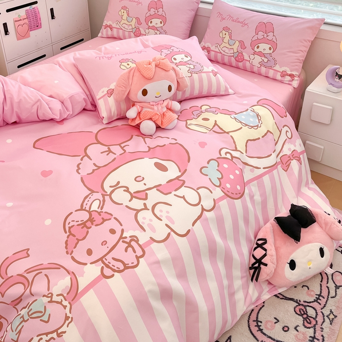 91家纺网 家纺一手货源 找家纺 暮思家居 2025新款正版授权三丽鸥大阪全棉数码印花纯棉四件套系列-第三批(专版花型) 大版-条纹美乐蒂