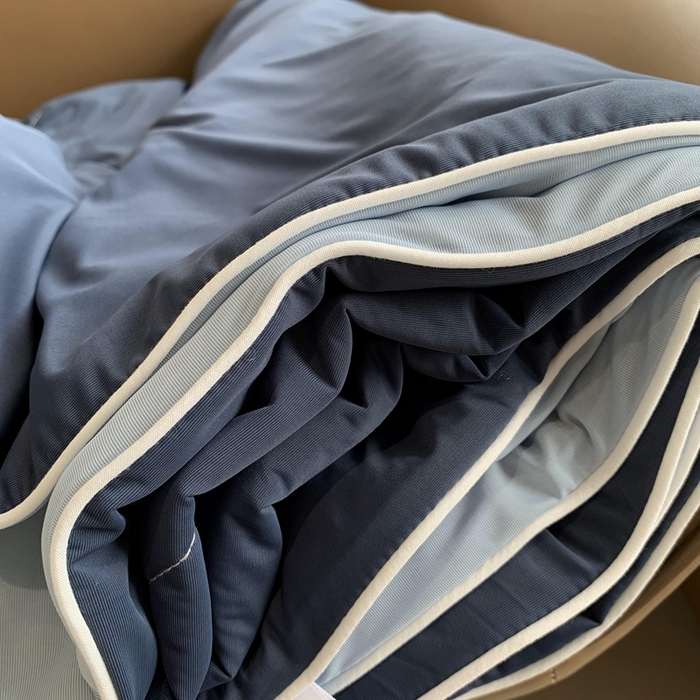 91家纺网 家纺一手货源 找家纺 奈萝家纺 2025新款A类凉感丝小凉皮夏被可机洗夏被新品空调被 亚朵蓝