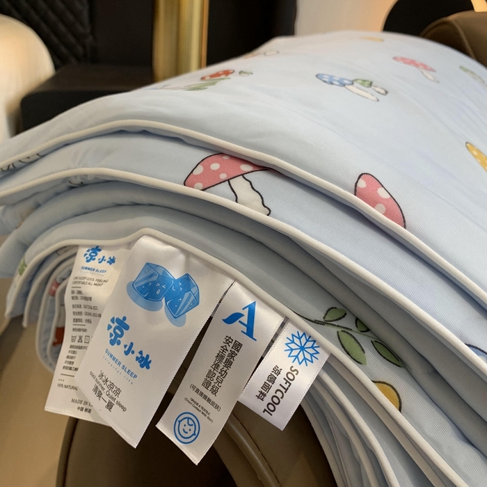 91家纺网 家纺一手货源 找家纺 奈萝家纺 2025新款A类凉感丝小凉皮夏被可机洗夏被新品空调被 小蘑菇