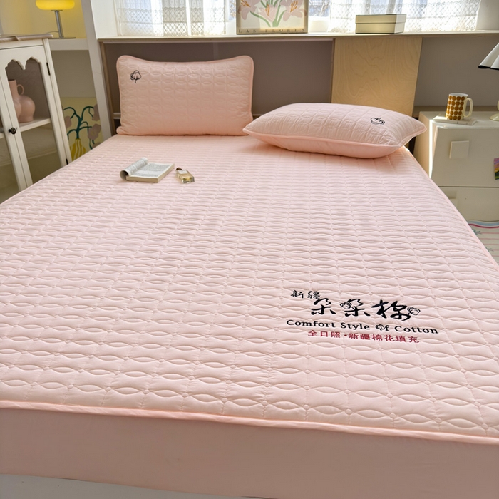 91家纺网 家纺一手货源 找家纺 云雀 2025新款A类加棉刺绣棉花床笠+盖毯 棉花床笠-玉粉