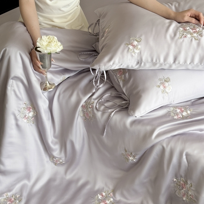 91家纺网 家纺一手货源 找家纺 鹿班家居 2025新款夏季60S莱赛尔刺绣夏被夏凉被空调被—玫瑰甜心(标准会员-20元) 紫色