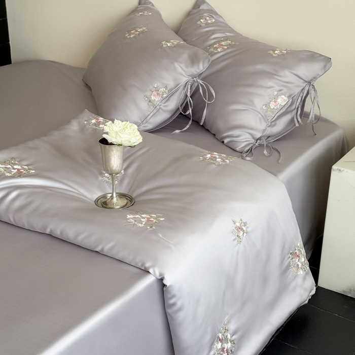 91家纺网 家纺一手货源 找家纺 鹿班家居 2025新款夏季60S莱赛尔刺绣夏被夏凉被空调被—玫瑰甜心(标准会员-20元) 紫色